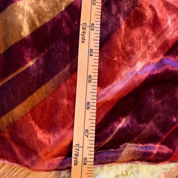 Velveteen Red Patterned Scarf - Picture 6 of 8